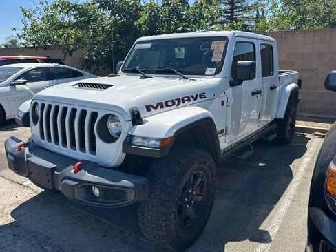 Used 2022 Jeep Gladiator Mojave AWD/4WD image 2