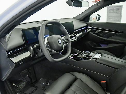 Used 2026 BMW 530i RWD image 17
