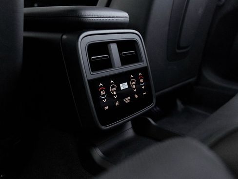 New 2025 Porsche Taycan 4S AWD/4WD image 28