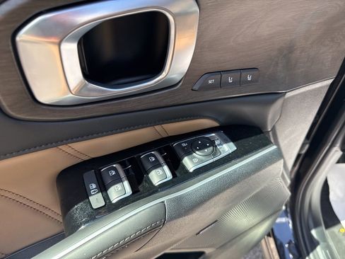 New 2026 Kia Sorento SX Prestige w/ Olive Brown Leather Package image 22