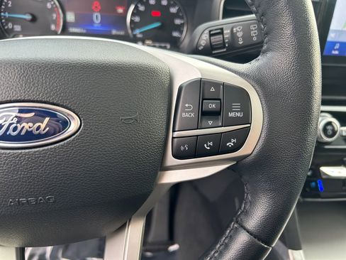 Used 2022 Ford Explorer Limited w/ Equipment Group 301A AWD/4WD image 16