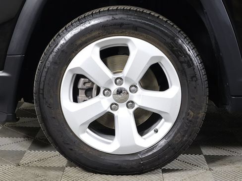 Used 2019 Jeep Compass Latitude AWD/4WD image 18