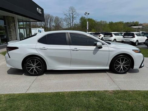 Used 2023 Toyota Camry SE image 20