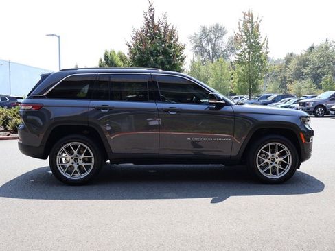 Used 2022 Jeep Grand Cherokee Limited AWD/4WD image 5