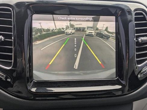 Used 2019 Jeep Compass Limited image 12