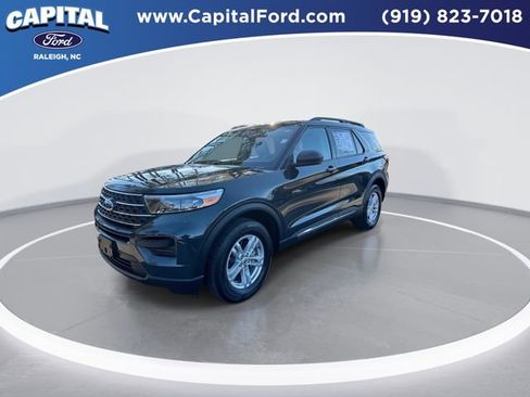 Used 2023 Ford Explorer XLT image 4