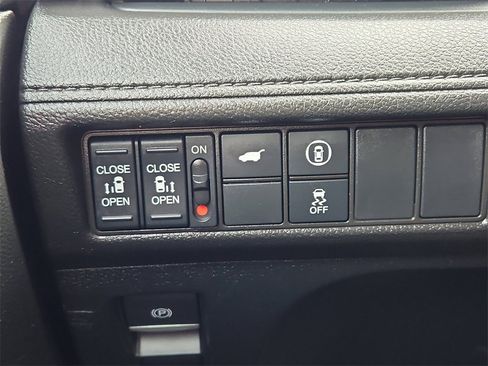 Certified 2024 Honda Odyssey EX-L image 17