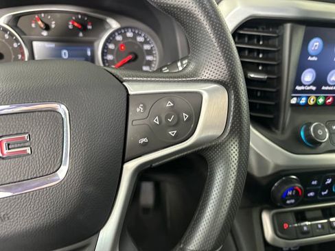 Used 2023 GMC Acadia SLE image 16