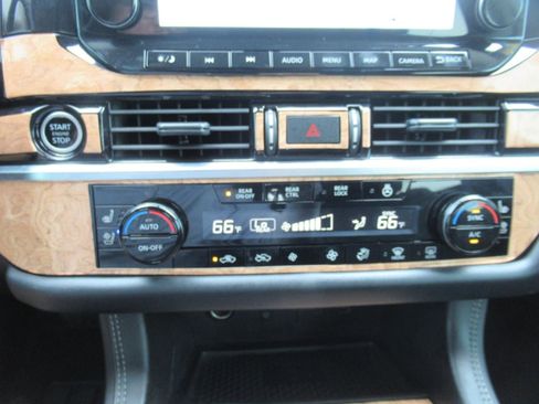 Used 2024 Nissan Pathfinder Platinum w/ Cargo Package AWD/4WD image 29