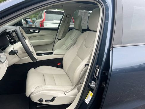 Certified 2024 Volvo XC60 T8 Ultimate w/ Climate Package AWD/4WD image 11