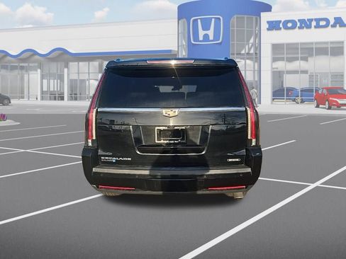 Used 2019 Cadillac Escalade Platinum image 7