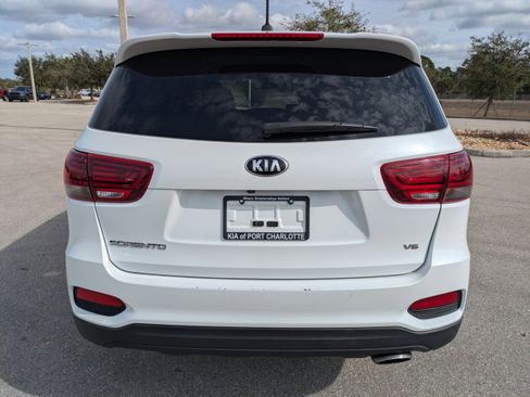 Used 2020 Kia Sorento LX image 6