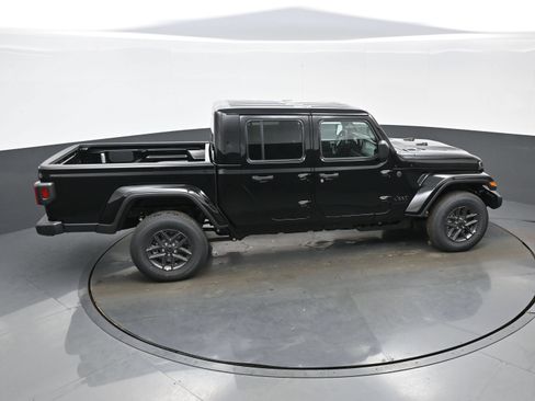 New 2026 Jeep Gladiator Sport AWD/4WD image 26