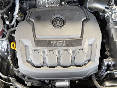 Used 2018 Volkswagen Tiguan SE image 29