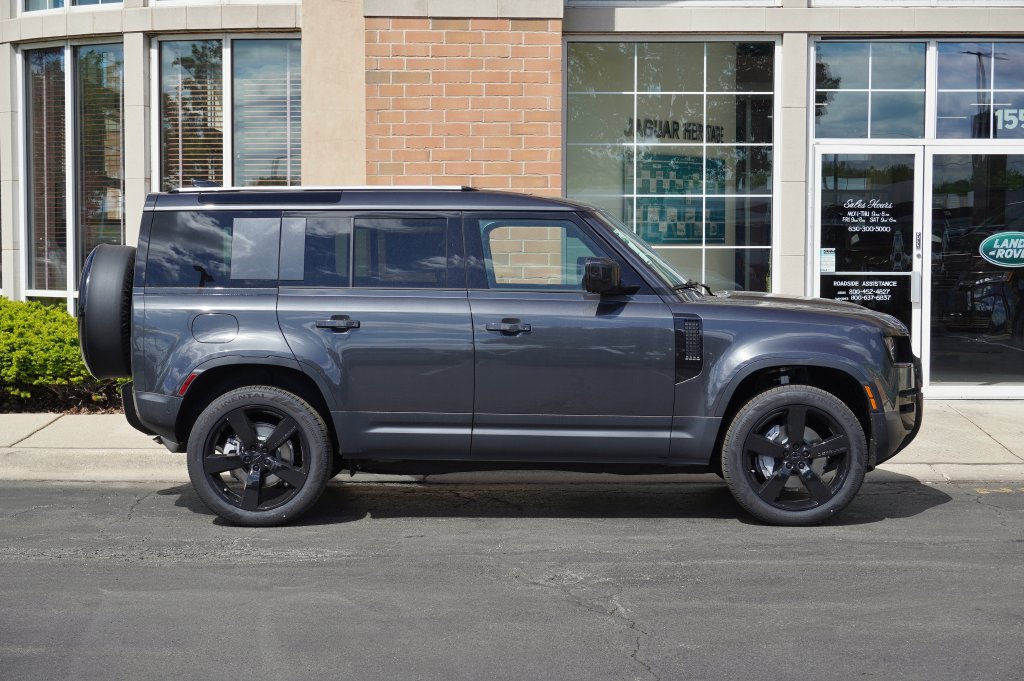 Used 2026 Land Rover Defender 110 S AWD/4WD image 7