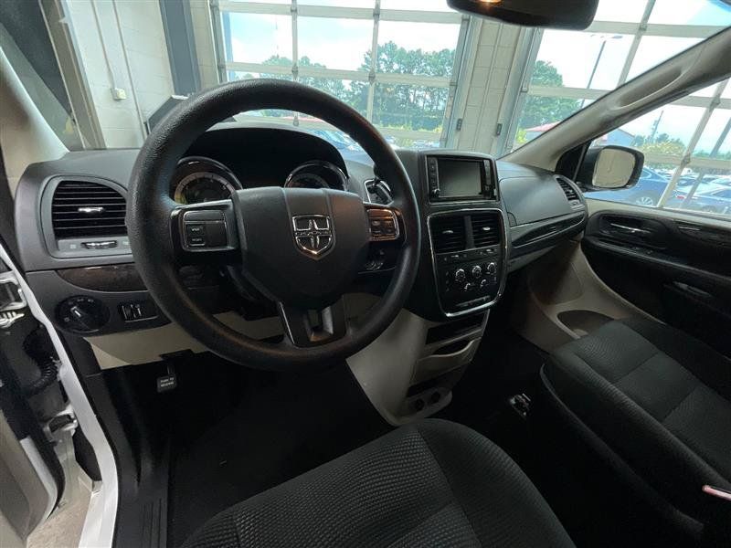 Used 2020 Dodge Grand Caravan SE FWD image 13