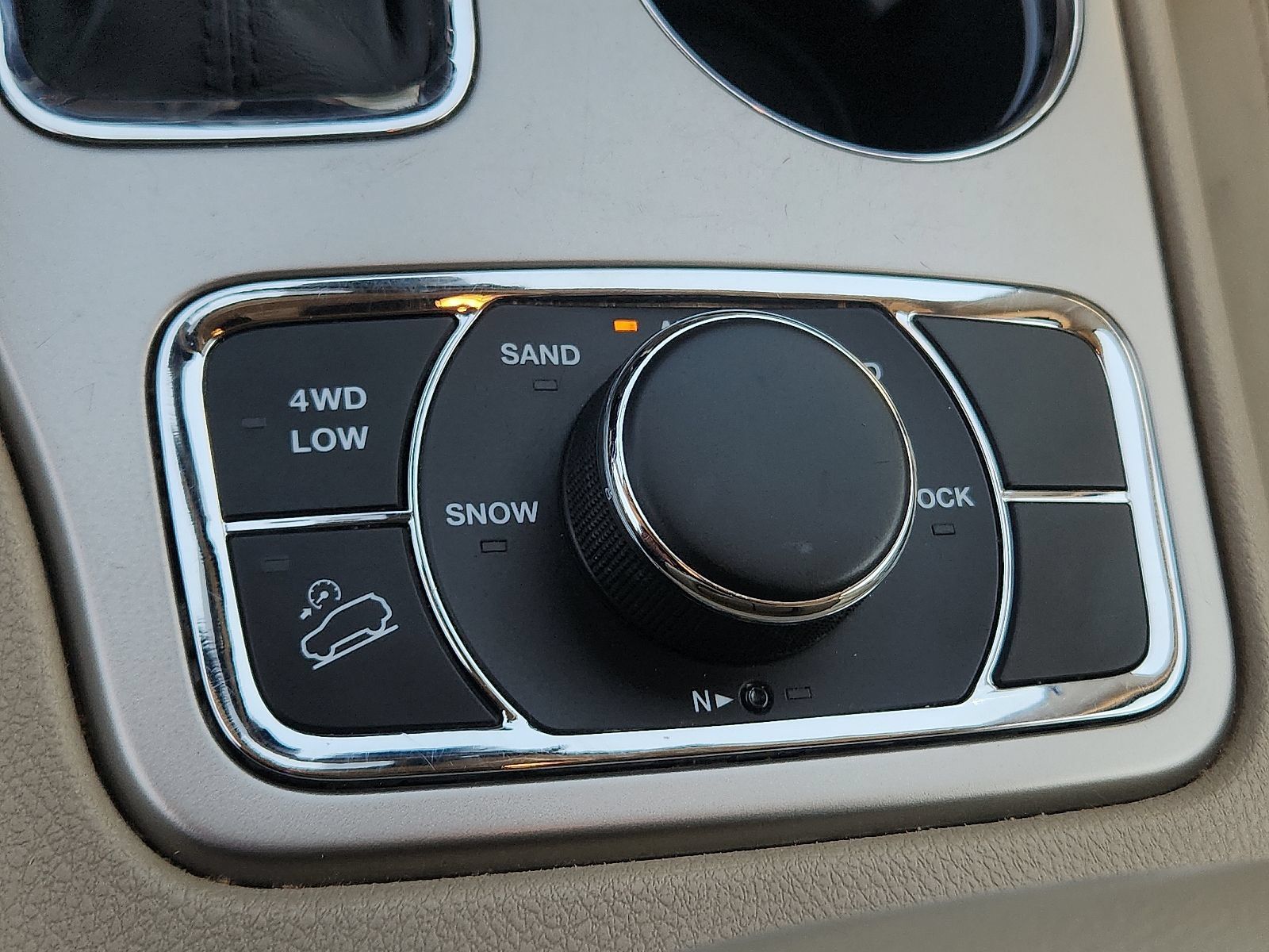 Used 2017 Jeep Grand Cherokee Limited AWD/4WD image 16