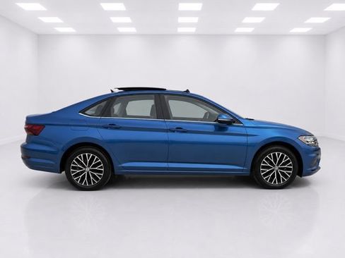 Used 2019 Volkswagen Jetta SE w/ Cold Weather Package FWD image 7