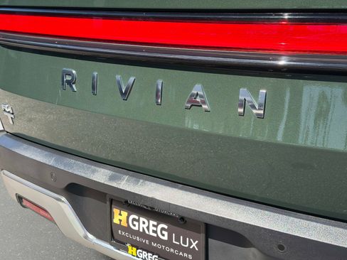 Used 2024 Rivian R1T Adventure image 18