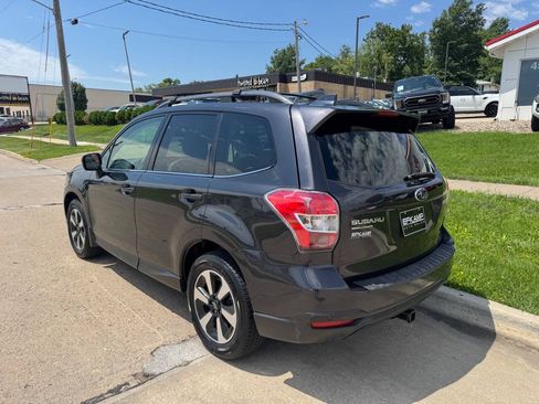 Used 2018 Subaru Forester 2.5i Limited AWD/4WD image 3