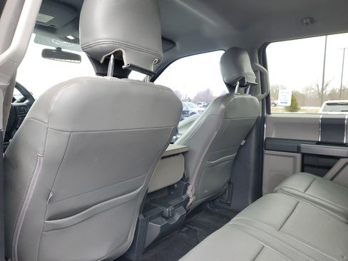 Used 2016 Ford F150 XLT image 11