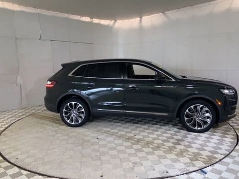 Used 2023 Lincoln Nautilus Reserve AWD/4WD image 4