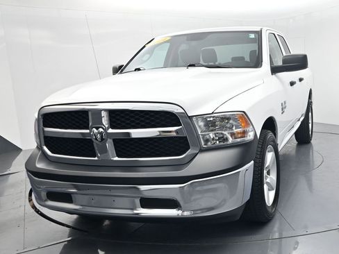 Used 2024 RAM 1500 Classic SLT image 3