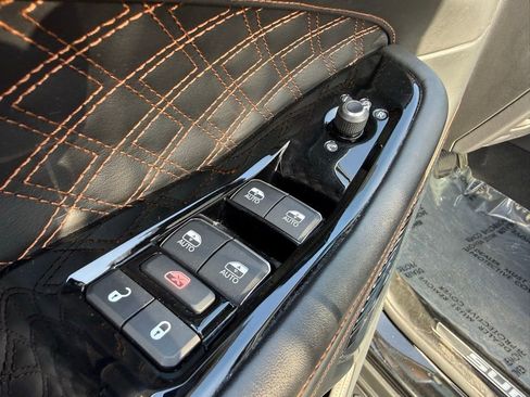 Certified 2022 Jeep Grand Cherokee Summit image 17