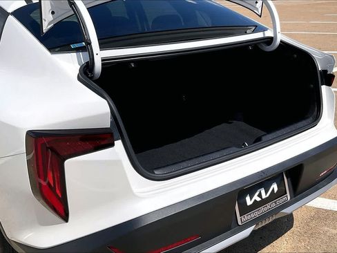 Certified 2025 Kia K4 FWD image 16