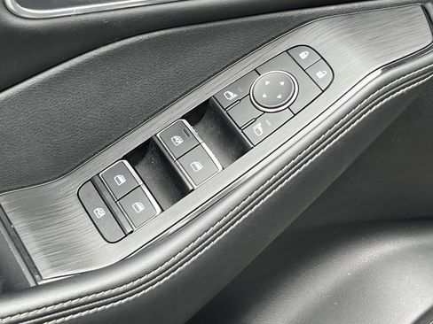 Used 2022 Nissan Rogue Platinum w/ Head-Up Display Package image 17