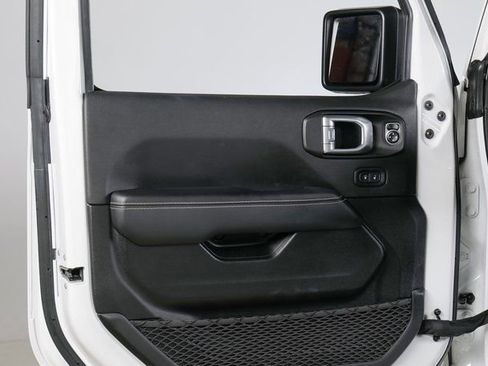 Used 2021 Jeep Wrangler Unlimited Sahara image 22