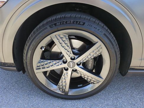 Used 2023 Genesis GV70 2.5T w/ Sport Prestige Package image 10