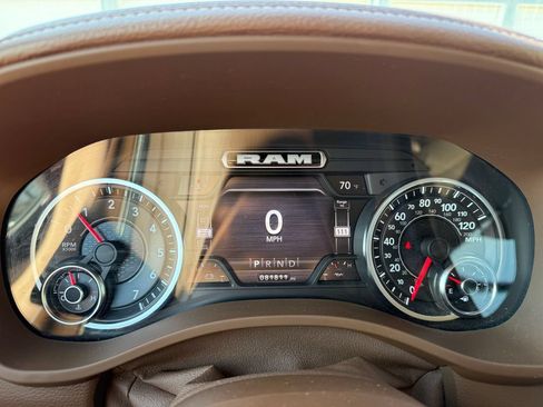 Used 2022 RAM 1500 Laramie AWD/4WD image 29