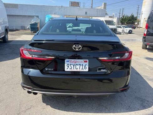 Used 2025 Toyota Camry SE FWD image 5