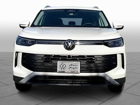 New 2026 Volkswagen Tiguan SE image 3