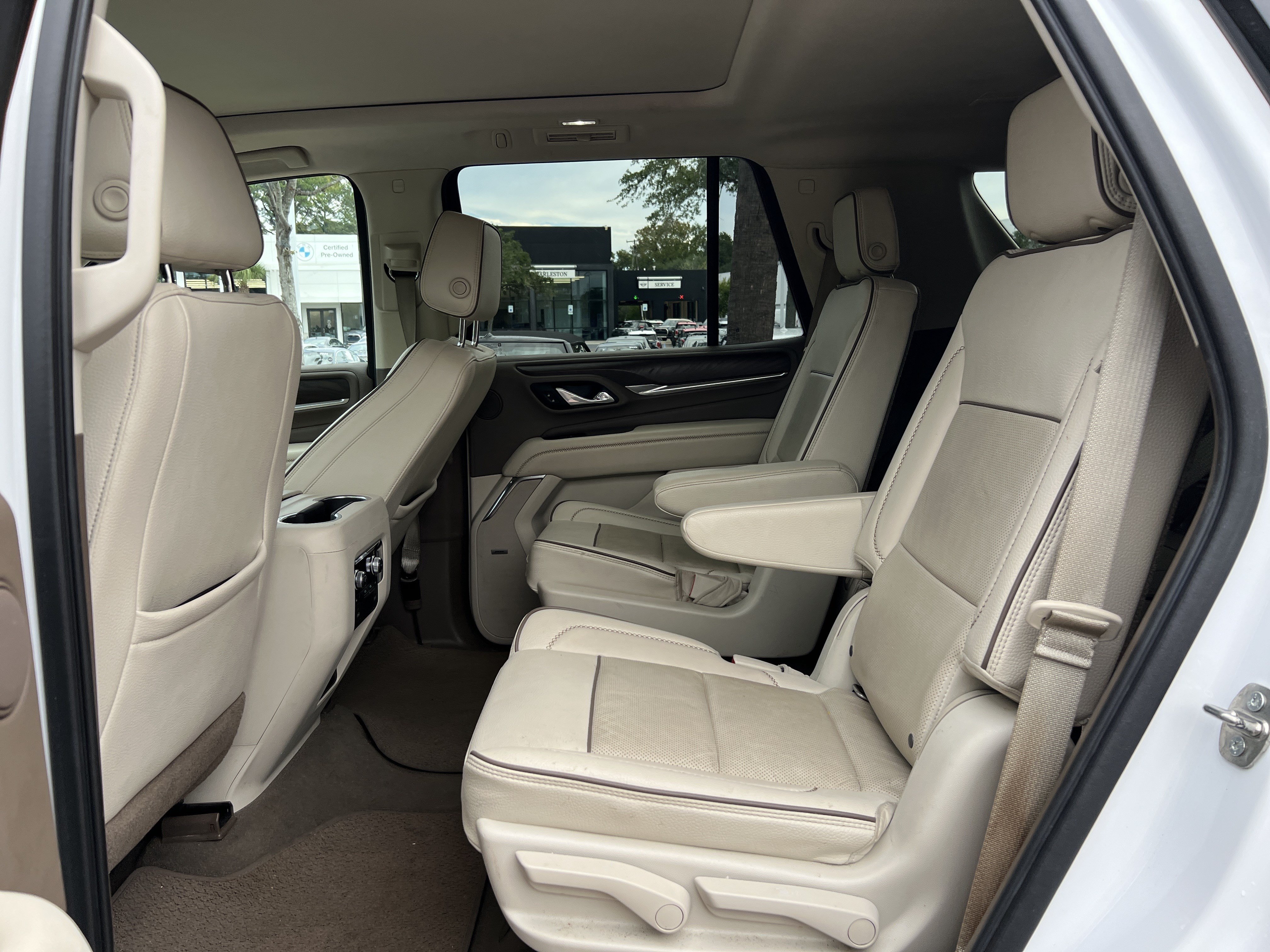 Used 2021 GMC Yukon Denali w/ Denali Premium Package AWD/4WD image 30