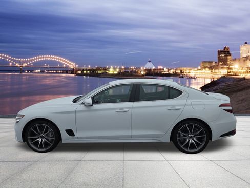 Used 2025 Genesis G70 2.5T image 2