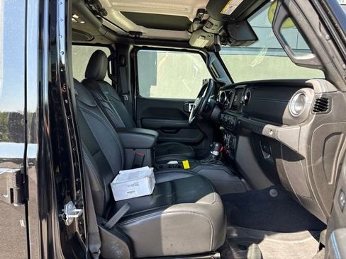 Used 2022 Jeep Wrangler Unlimited Rubicon 4xe w/ Steel Bumper Group AWD/4WD image 10