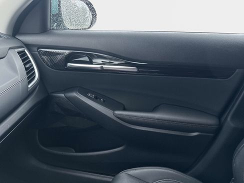 Used 2025 Kia Seltos EX FWD image 18