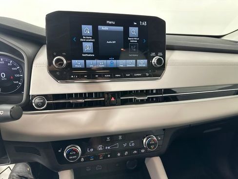 Used 2025 Mitsubishi Outlander 4WD Plug-In Hybrid image 29
