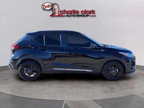 Used 2023 Nissan Kicks SR w/ SR Premium Package image 6