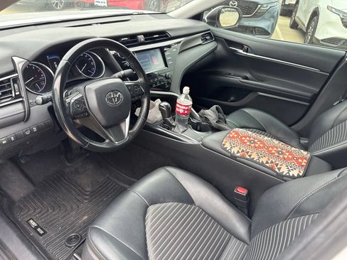 Used 2020 Toyota Camry SE FWD image 8