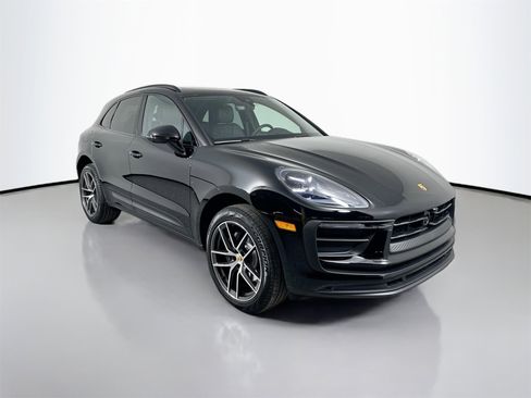 Certified 2026 Porsche Macan image 9