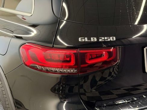Certified 2022 Mercedes-Benz GLB 250 4MATIC image 10