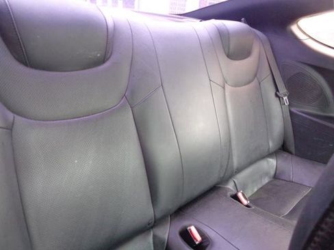 Used 2010 Hyundai Genesis 3.8 RWD image 21