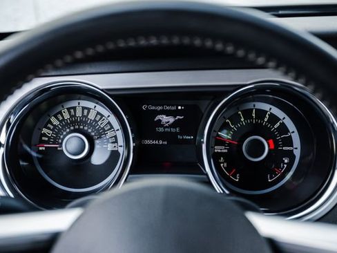 Used 2013 Ford Mustang GT Premium image 8