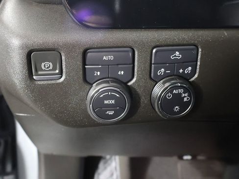 Used 2024 Chevrolet Silverado 1500 LT AWD/4WD image 32