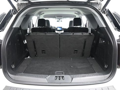 Used 2023 Ford Explorer XLT w/ Equipment Group 202A RWD image 21