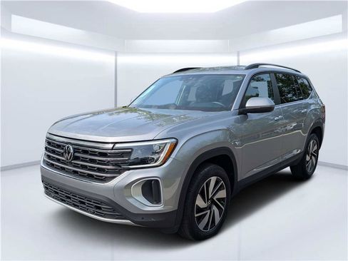 Used 2025 Volkswagen Atlas SE FWD image 7