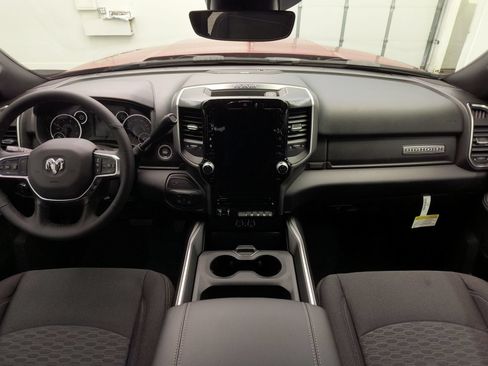 New 2026 RAM 2500 Big Horn AWD/4WD image 13